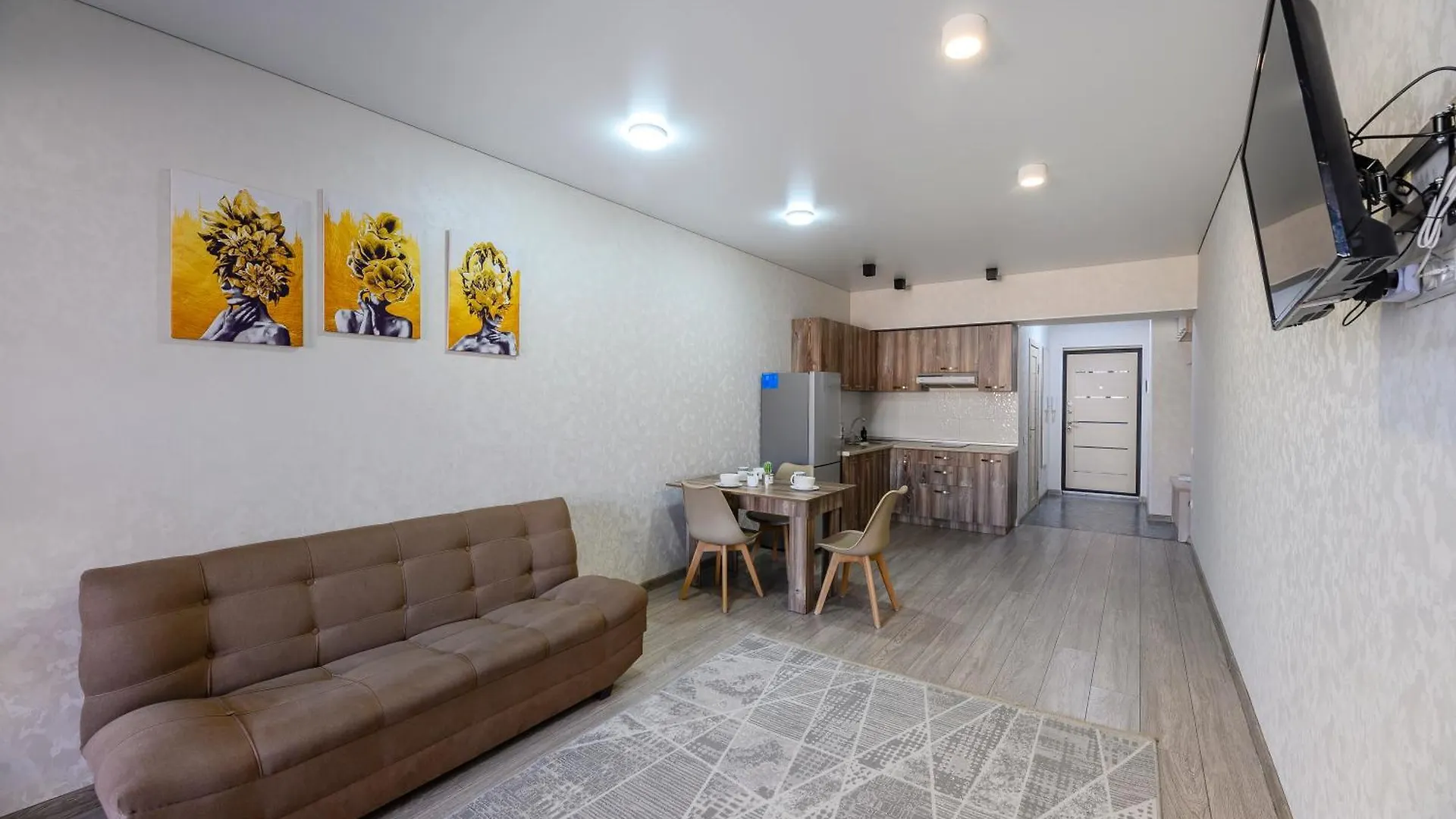 One Bedroom Apartment Next To Arbat In The Golden Square Almaty 0*,