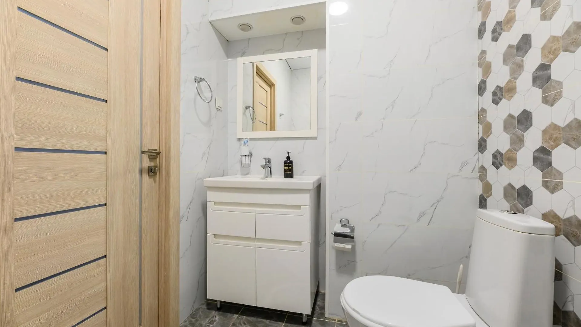 One Bedroom Apartment Next To Arbat In The Golden Square Almaty